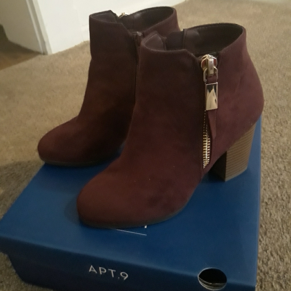 Apt. 9 Wine Boots 6.5 Wide New with Box